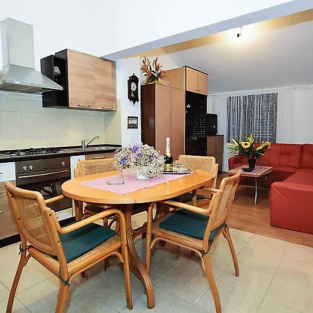 Apartment Bijuk